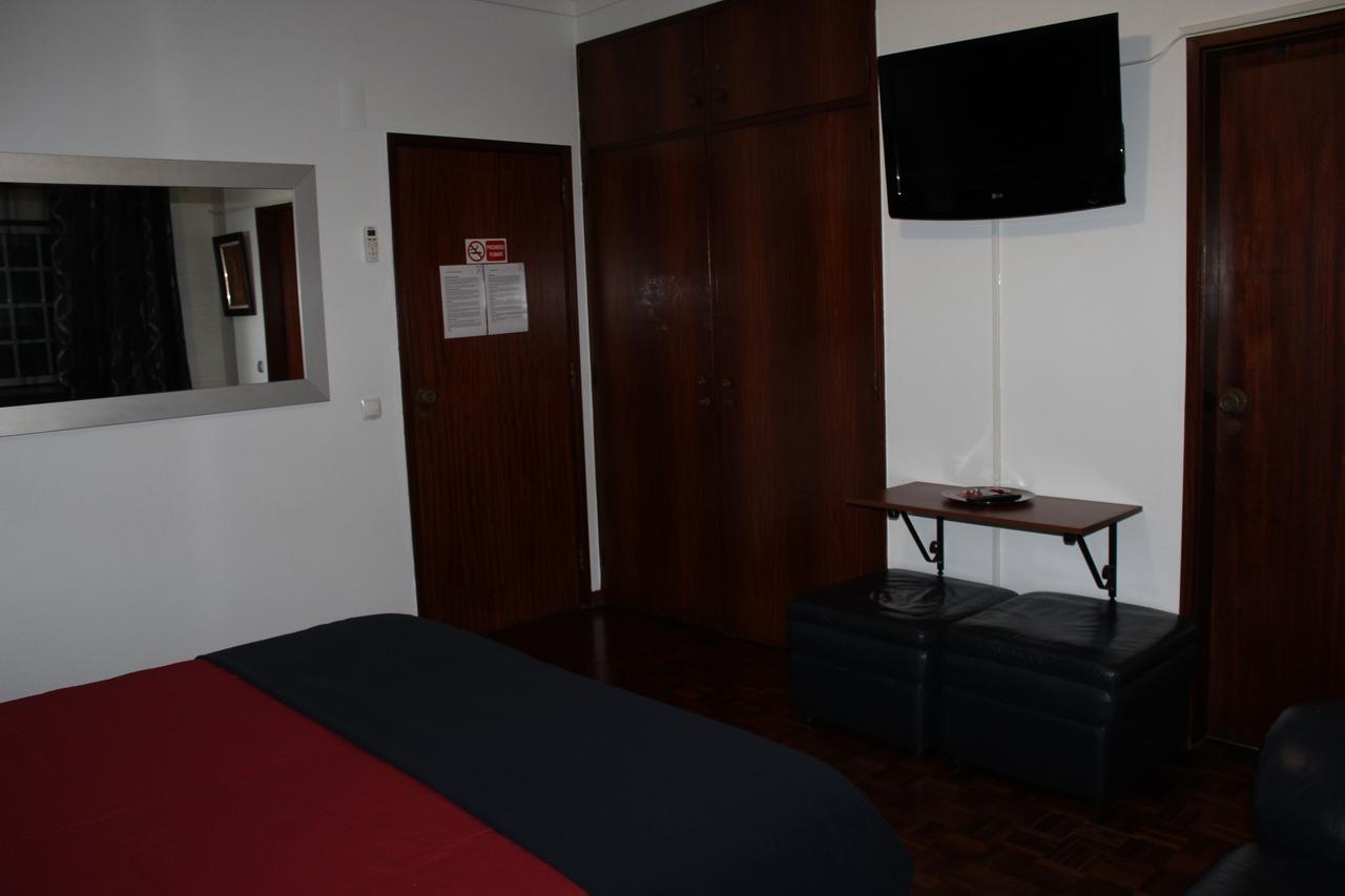 Hostel Casa Lucas Charneca  Luaran gambar