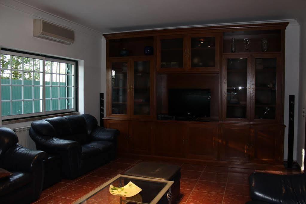 Hostel Casa Lucas Charneca  Luaran gambar