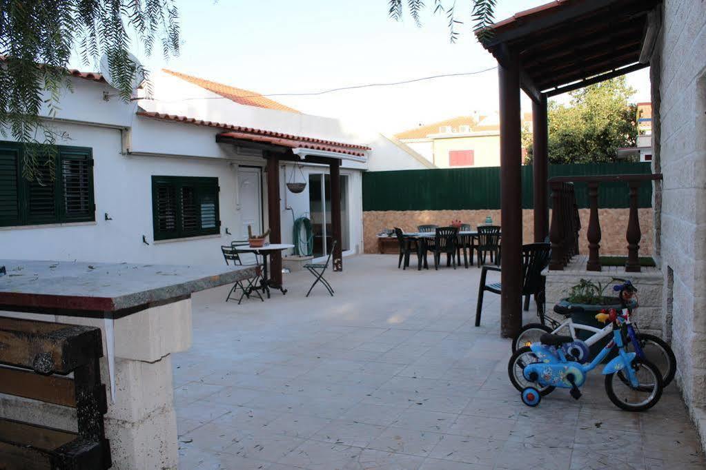Hostel Casa Lucas Charneca  Luaran gambar